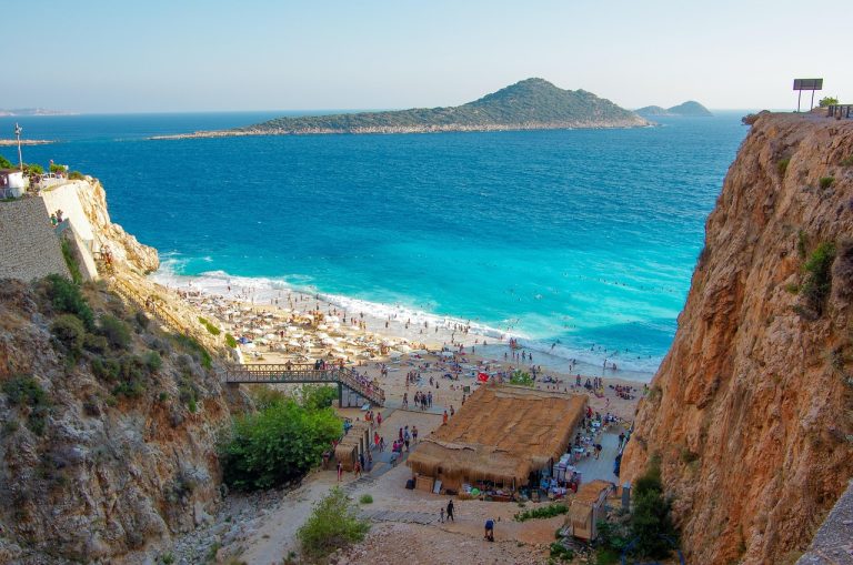 Subtle Forms of Companionship Within Antalya’s Modern Coastal Lifestyle