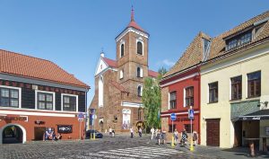 Kaunas and the Subtle Dynamics of Modern Companionship