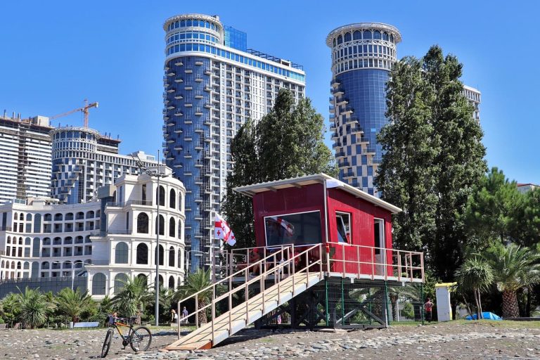 Batumi – A City Where Tourism, Tempo, and Local Character Shape the Way Visitors Meet Company